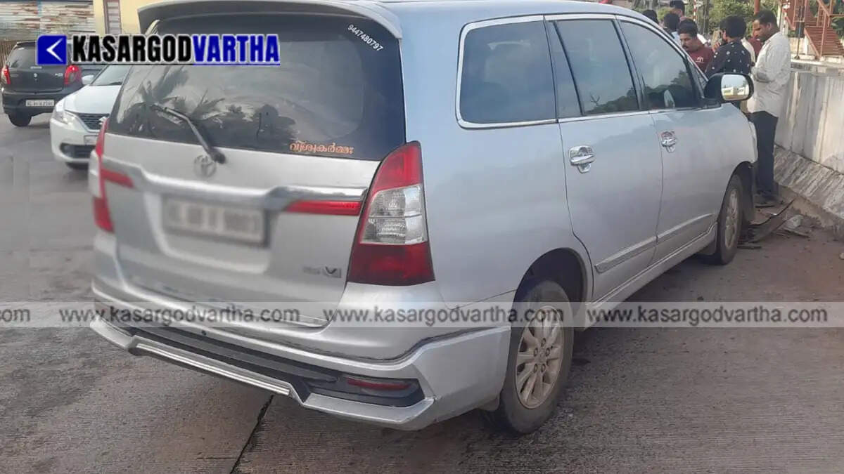 Image reflecting a multi-vehicle car accident on the national highway