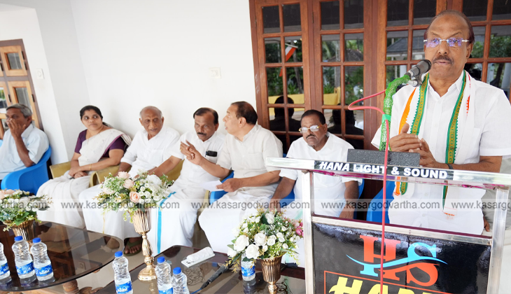 PK Kunhalikutty speaking at a convention in Kasaragod about Waqf and SIR.