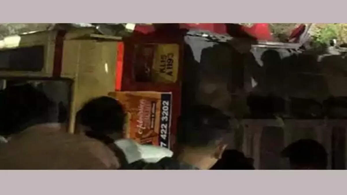 Malappuram: 15 injured in Kozhikode - Ernakulam KSRTC bus accident,&nbsp;Thalappara News, Malappuram News, Road Accident&nbsp;