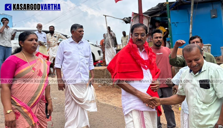 LDF candidate C.H. Kunhambu receiving a grand welcome at Bovikanam in Uduma constituency in 2026.