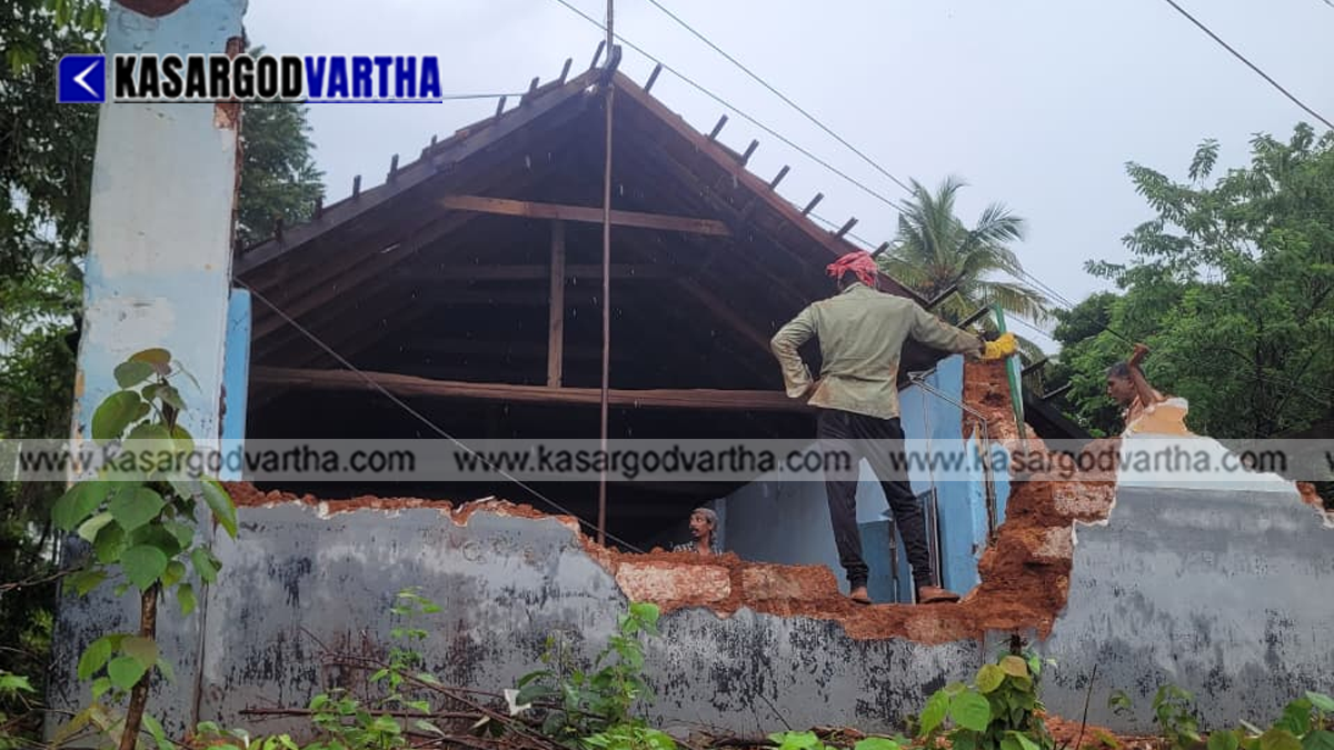 unsafe kallangai alp school building demolished kasaragod
