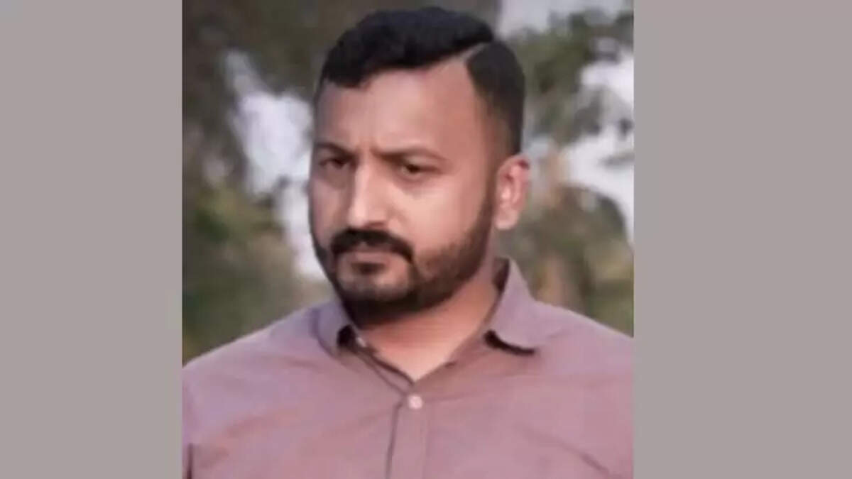 Rahul Mankootathil Receives Notice to Vacate Palakkad Flat Due to Residents' Inconvenience Amid Rape Case Investigation