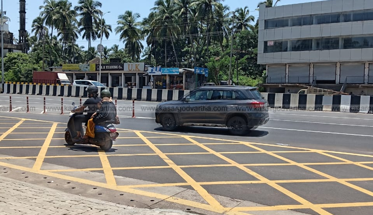 Image of an overhead pedestrian bridge on a highway