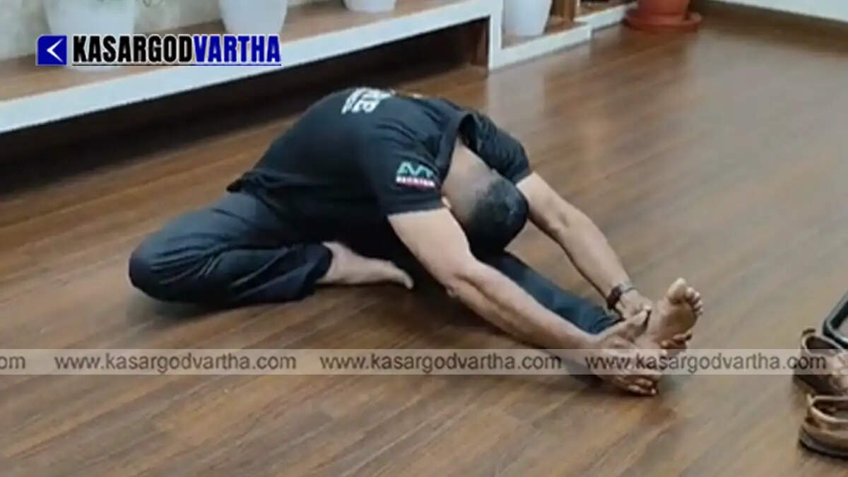 Jayakumar from Kasaragod providing self-defense training