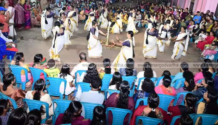 Theyyam performance at Kottacheri Kaliyattam