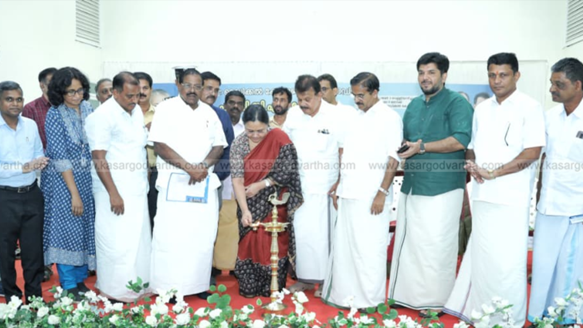 Minister Veena George inaugurating Kasaragod Medical College MBBS course