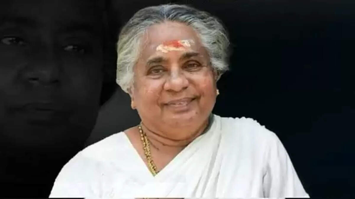 Meena Ganesh, a renowned Malayalam actress, passed away this morning at the age of 81 at Shoranur.