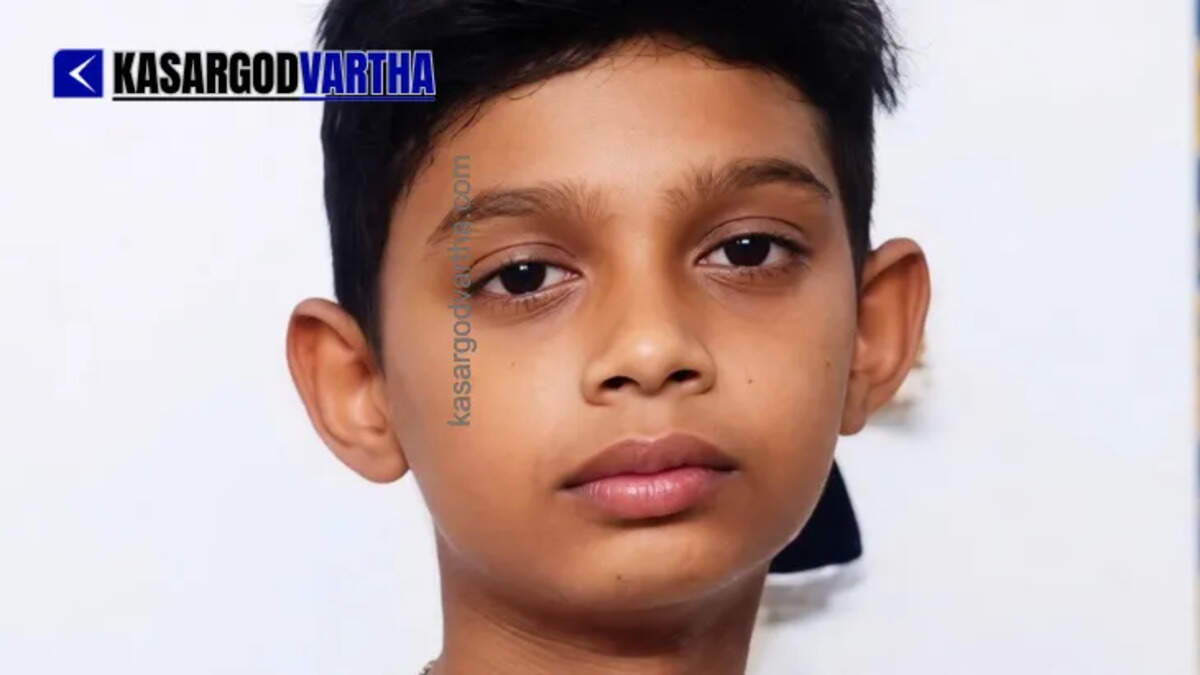 A 15-year-old student from Nileshwaram, Milinth, died in a car collision at Kariyambadi, Wayanad, while returning from a family trip to Gundlupet.
