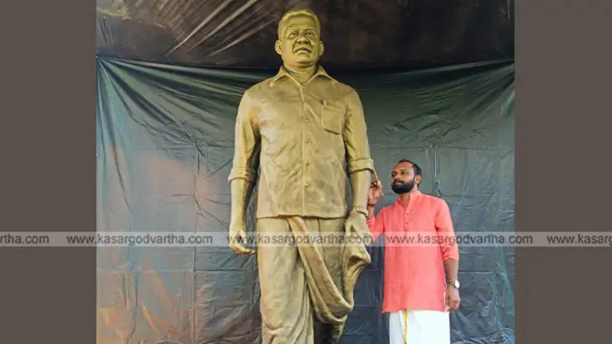  T.P. Chandrashekharan statue in Vatakara, Kerala