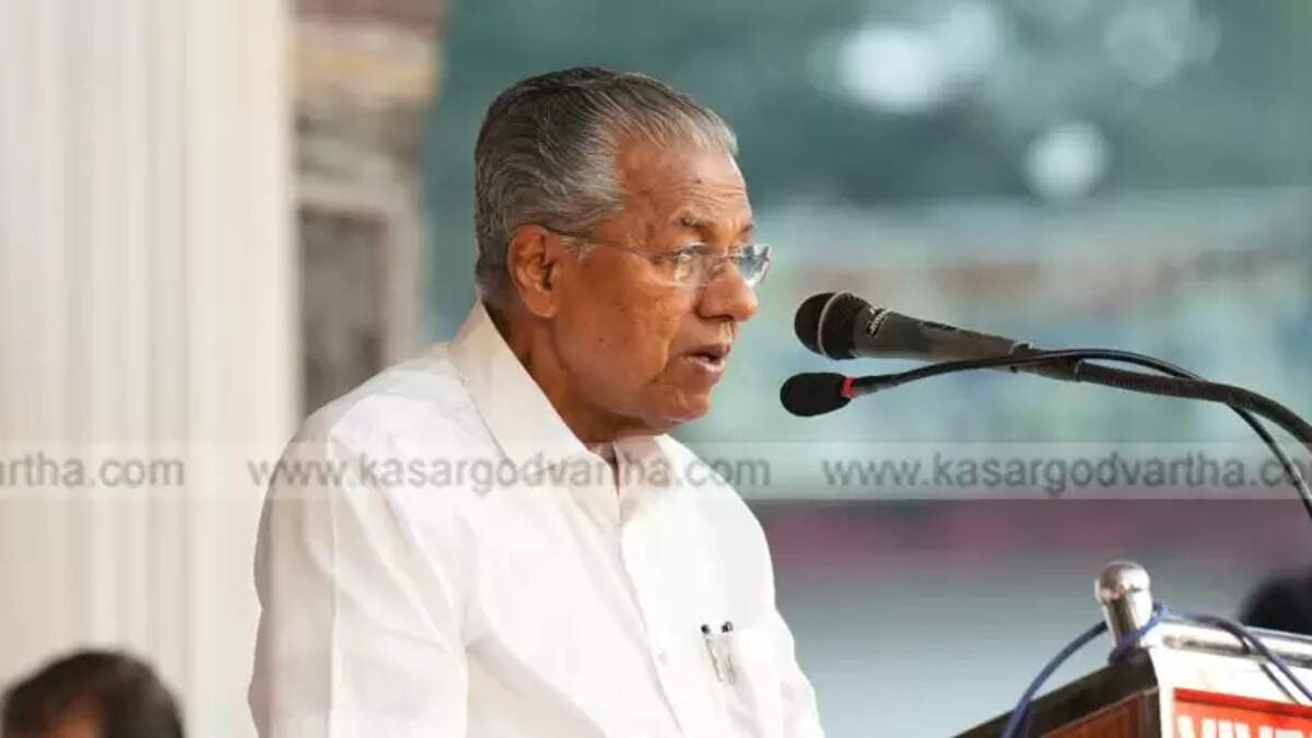 CM Pinarayi Vijayan Reads Out Parts of Policy Address Skipped by Governor in Unusual Assembly Move