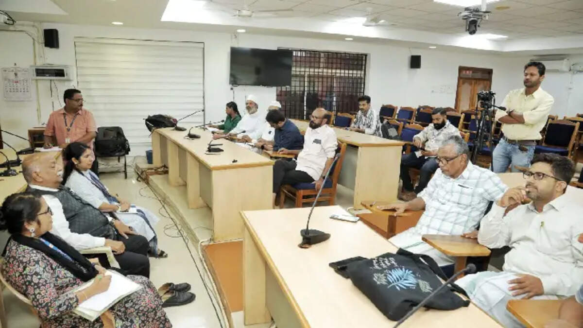 1 lakh jobs for minority youths registration camps in kasar