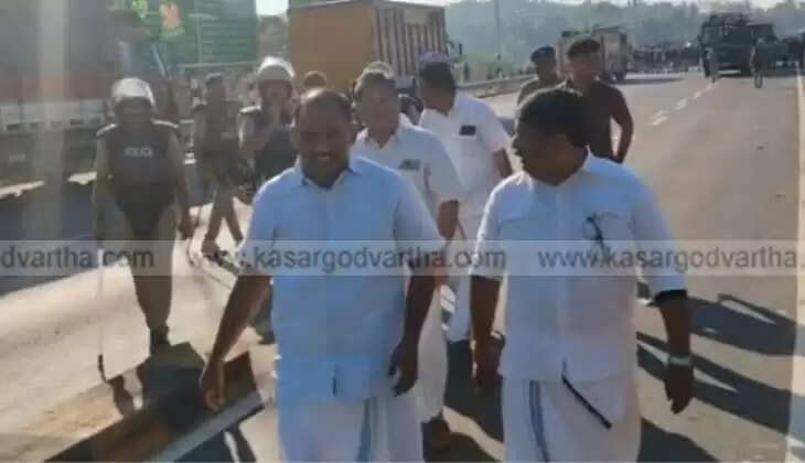 Tension at Kumbala Toll Plaza; MLA Leads Protest Blocking Toll Collection