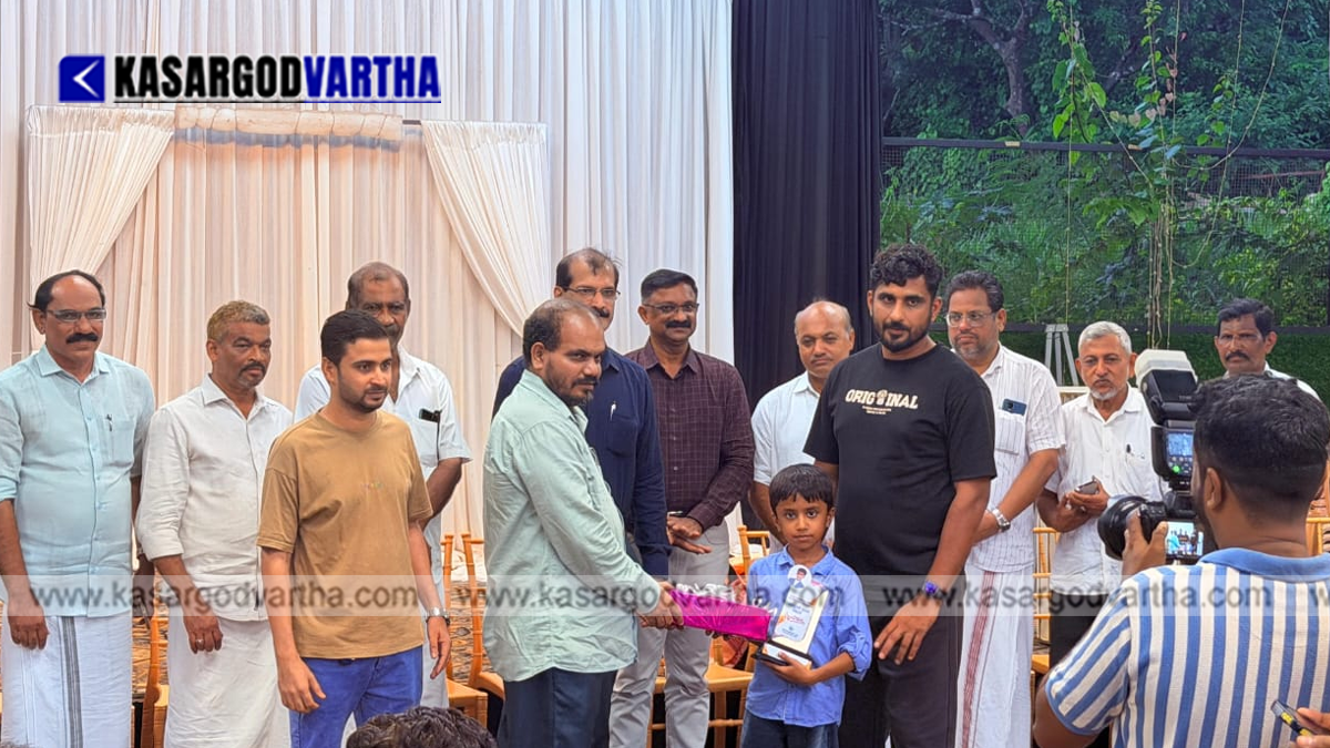 Abdul Khader Najwan at the function