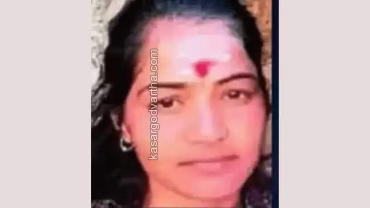 Husband Stabs Wife to Death in Public Place in Bengaluru