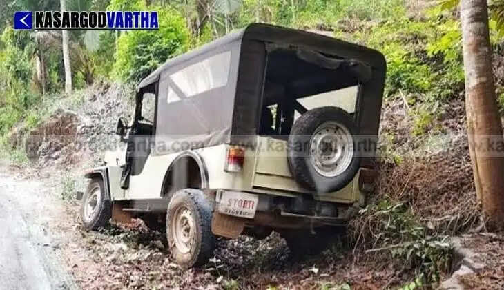 Worker from Tamil Nadu killed as jeep rolls back during borewell equipment unloading in Bhimanady; case filed against driver