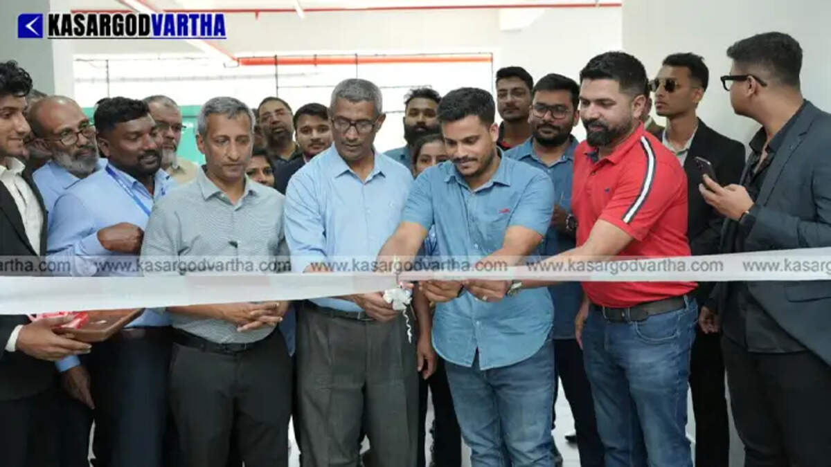  Inauguration ceremony of Yemmark Motors TVS showroom in Chemmanad, Kasaragod.