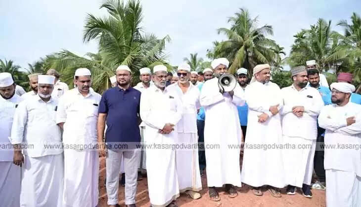 Samastha leaders at the inaugural function of preparatory work.