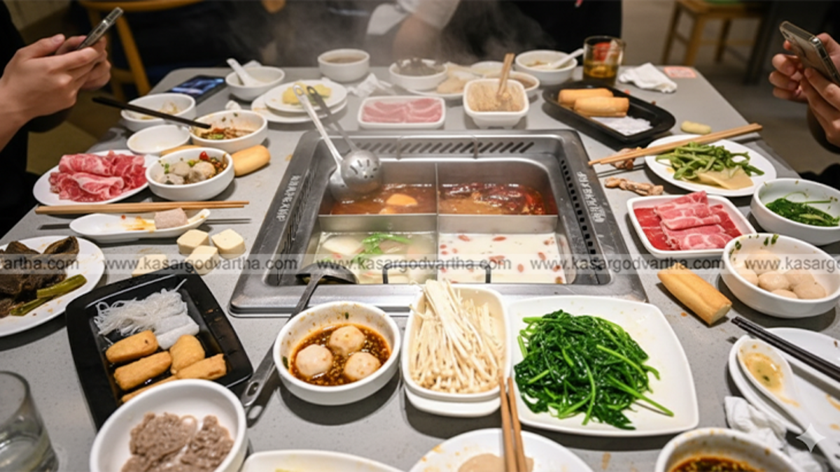 Haidilao hotpot restaurant interior.
