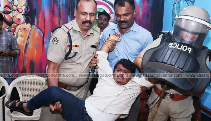 A group of MSF members protesting in front of a government office.