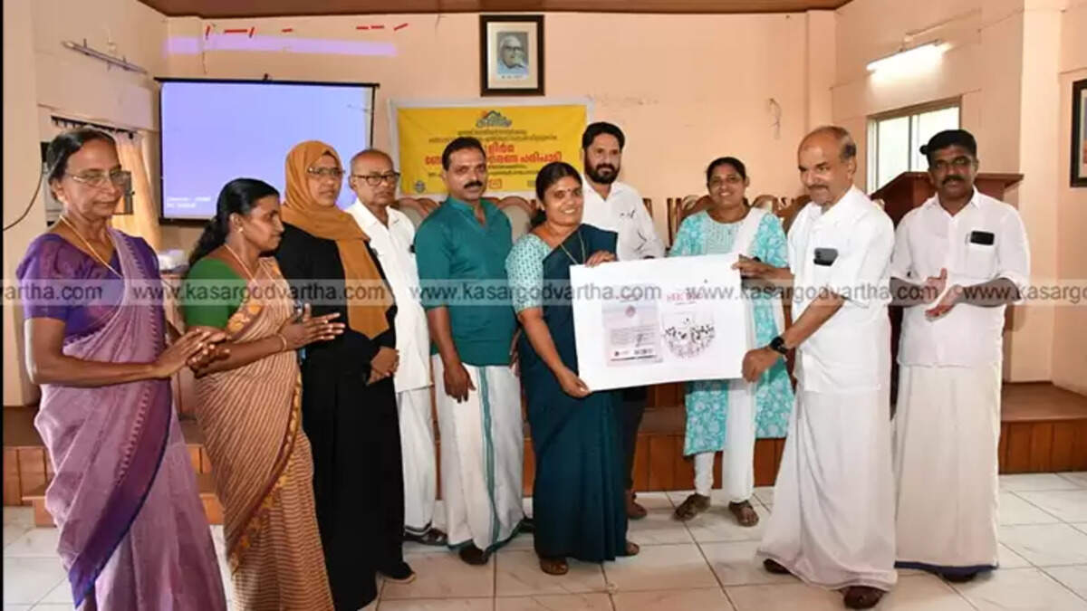  Cover launch event of Oradhyapakaninte Janmam by Kookkanam Rahman