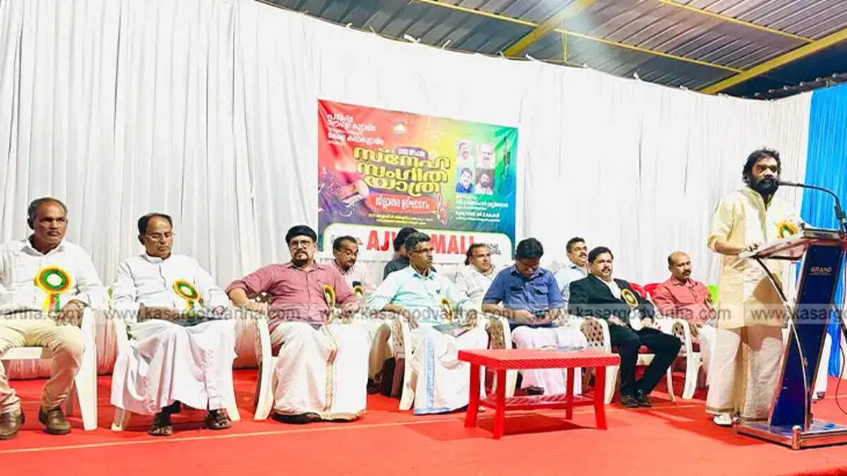 Music Samrat Dr. Kanhangad Ramachandran inaugurating the music journey at Parappa.