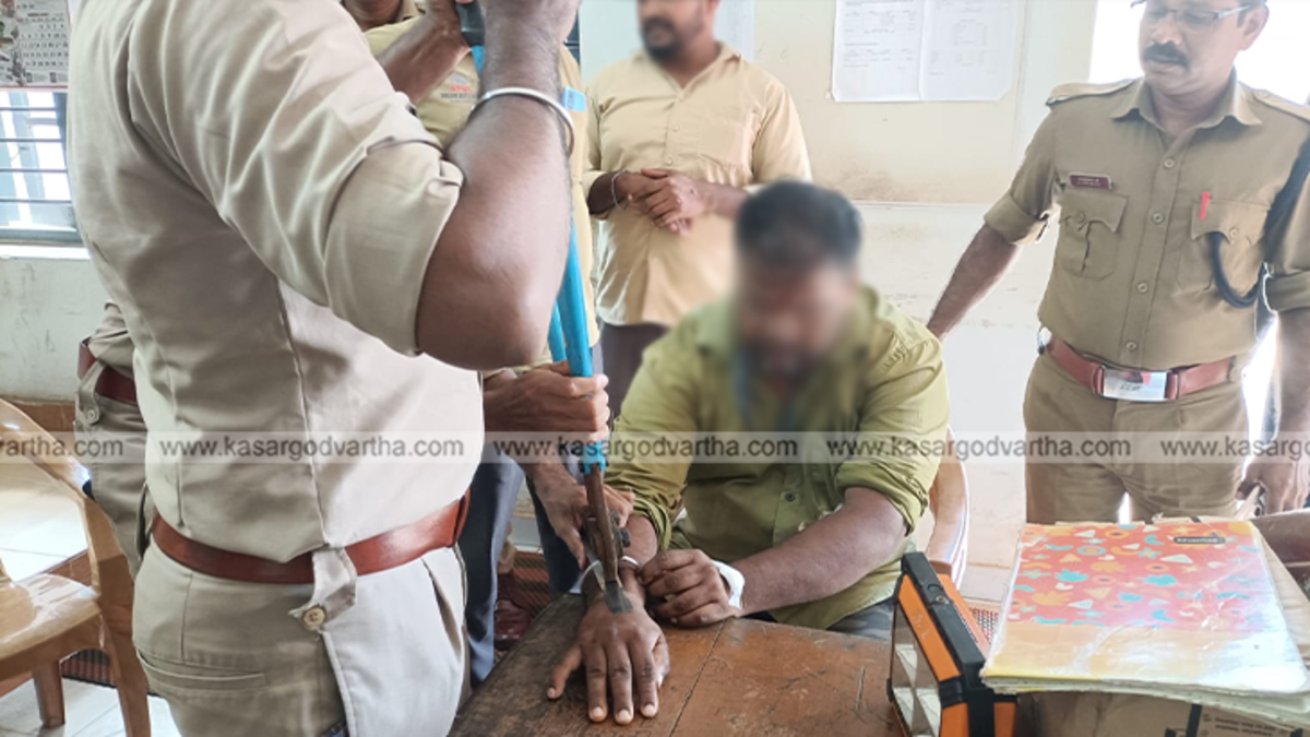 Fire Force using shears to cut a metal bangle