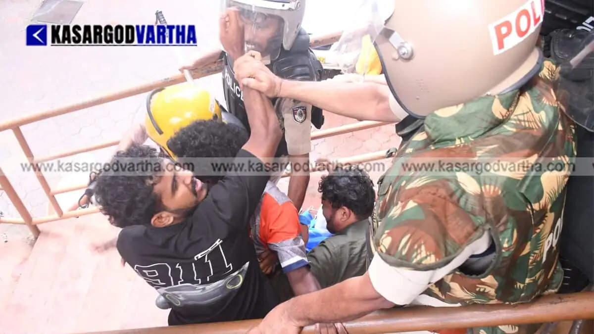 KSU activists protest at Kasaragod PSC office alleging exam scam; leaders arrested