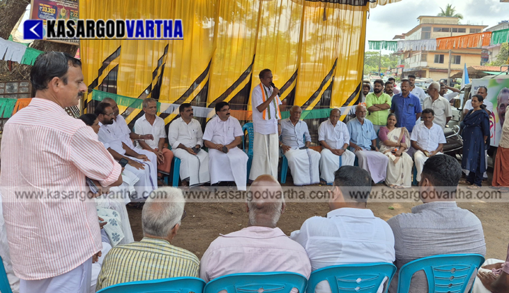 Uduma MLA K. Neelakantan addressing the public during a thanksgiving ceremony in Kuttikol.