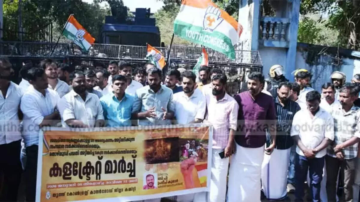 Youth Congress March to Kasaragod Collectorate Turns Violent