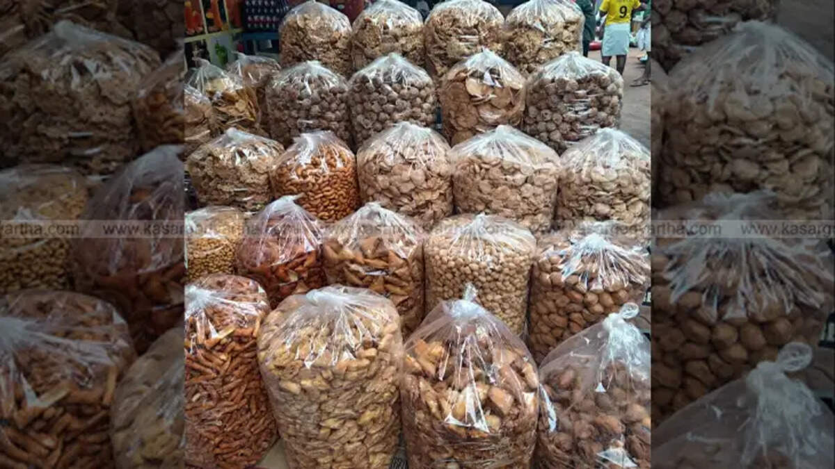 Eid Appams in the market for sale, Kasaragod