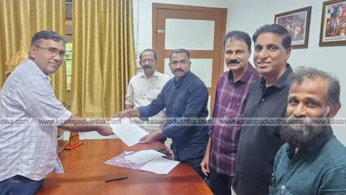 K Ratheesh Kumar taking charge as Kudumbashree Mission District Co-ordinator, Kasaragod.