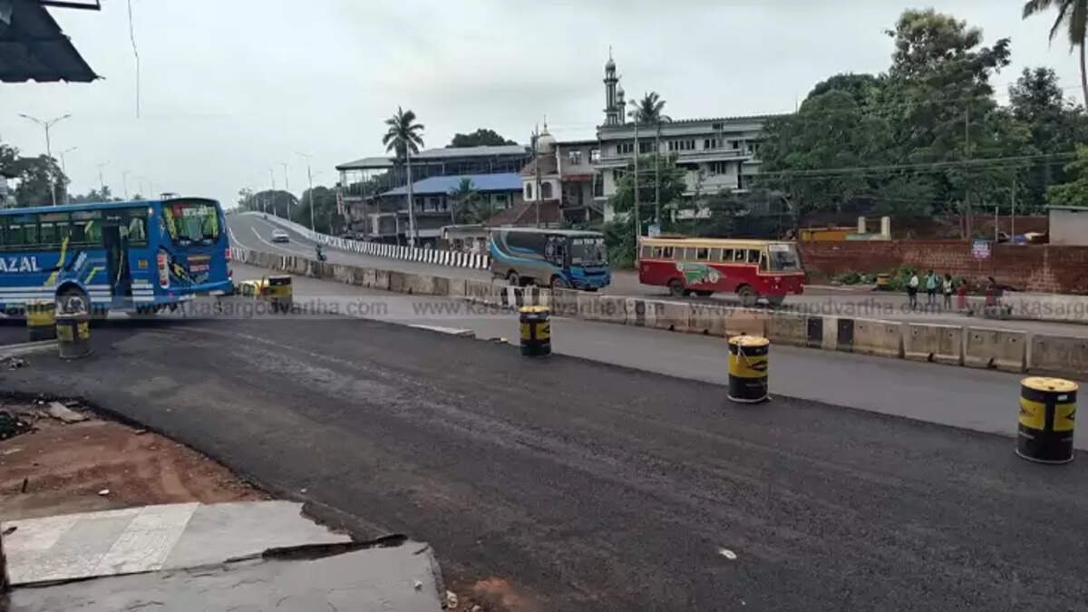 View of the blocked access to Kumbala town due to national highway construction.&nbsp;