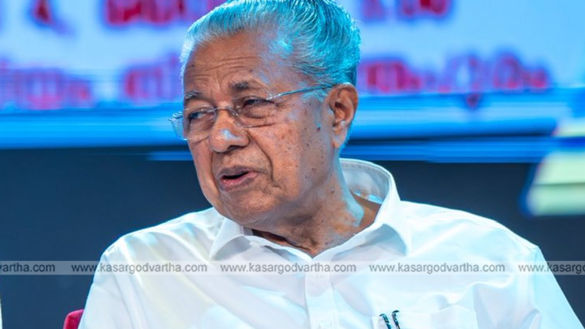 Chief Minister Pinarayi Vijayan addressing the press.