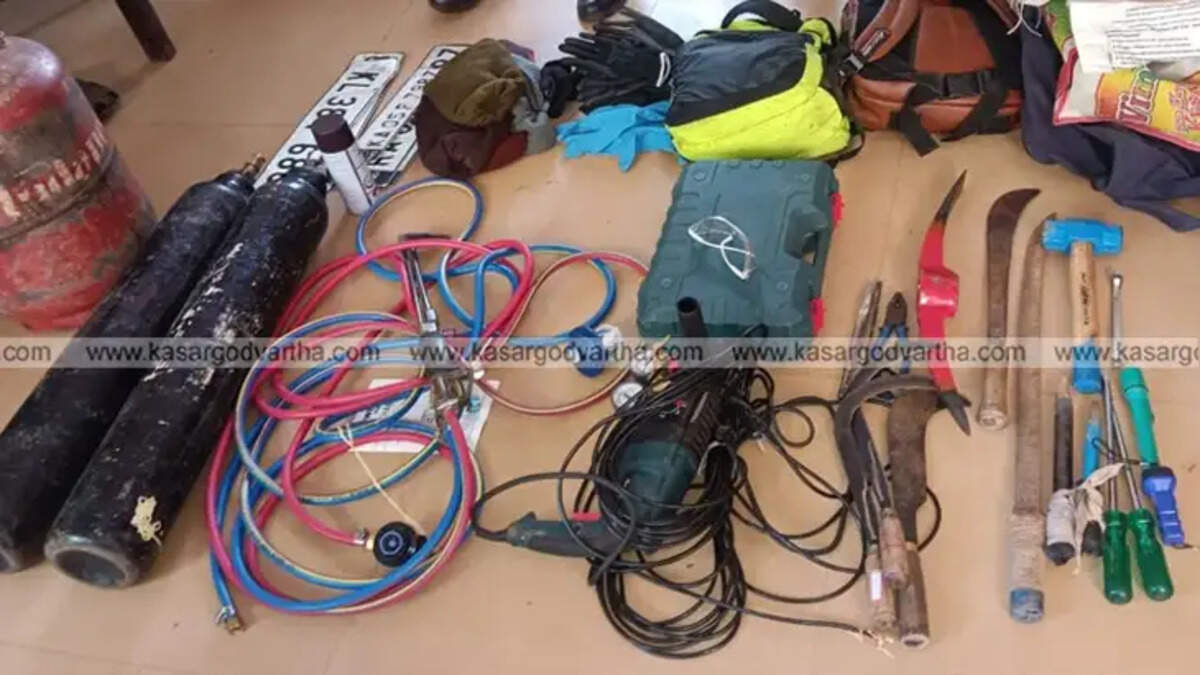 Two Suspected Thieves Arrested in Kerala