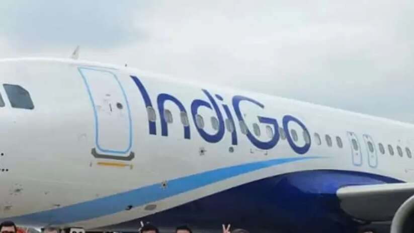 Indigo Flight from Kolkata to Srinagar Makes Emergency Landing in Varanasi Due to Fuel Leak