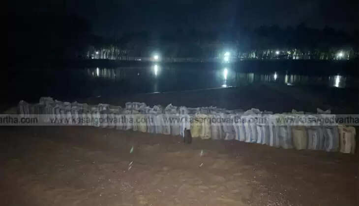 Illegal Sand Mining Busted in Bekal; Police Seize Fiber Boat and Sand Sacks