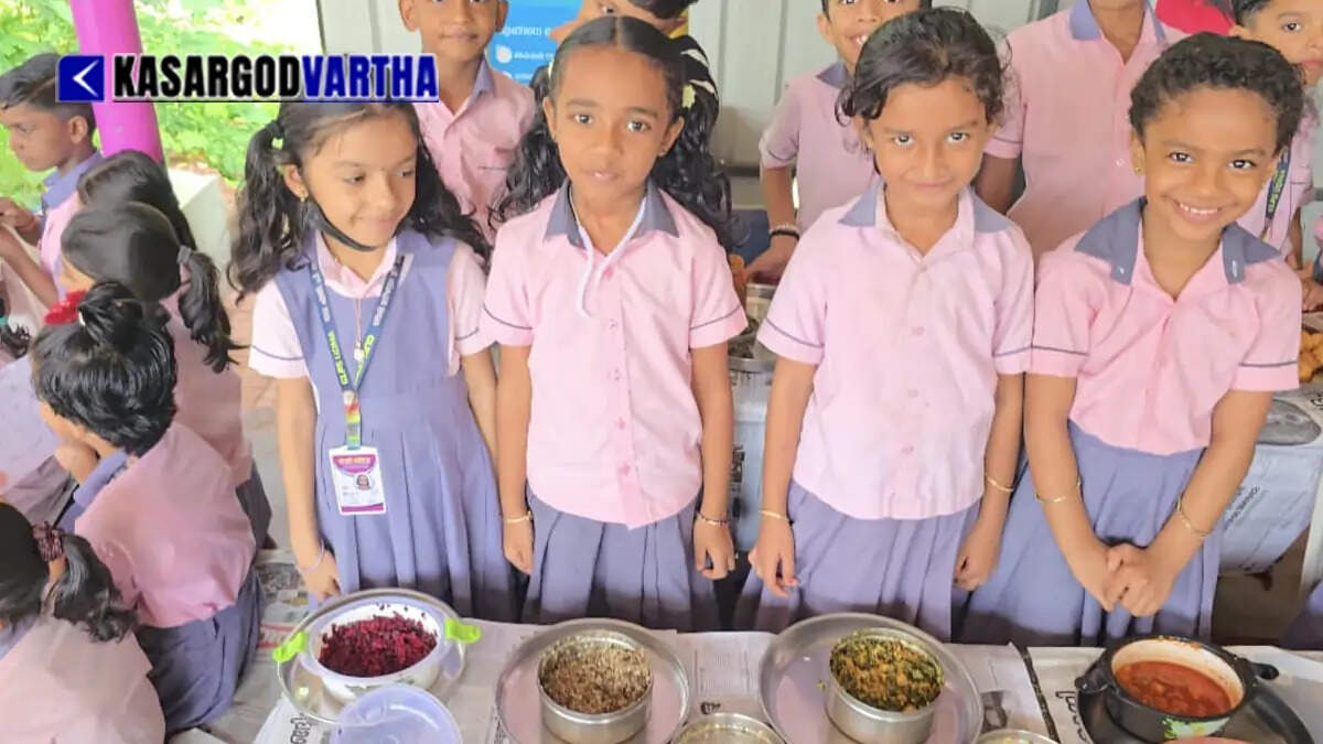 Conceptual image of students and teachers displaying traditional Kerala food items at a school festival