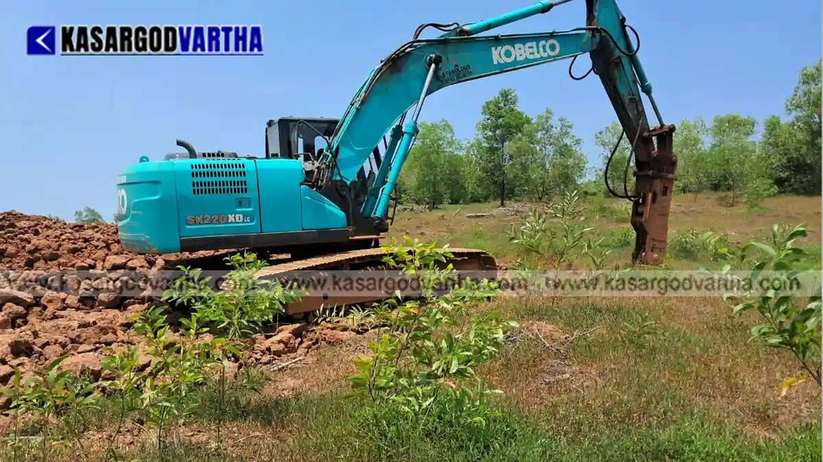 Residents allege illegal soil excavation at Guruvanamkunnu under guise of Kanhangad industrial park; water scarcity worsens