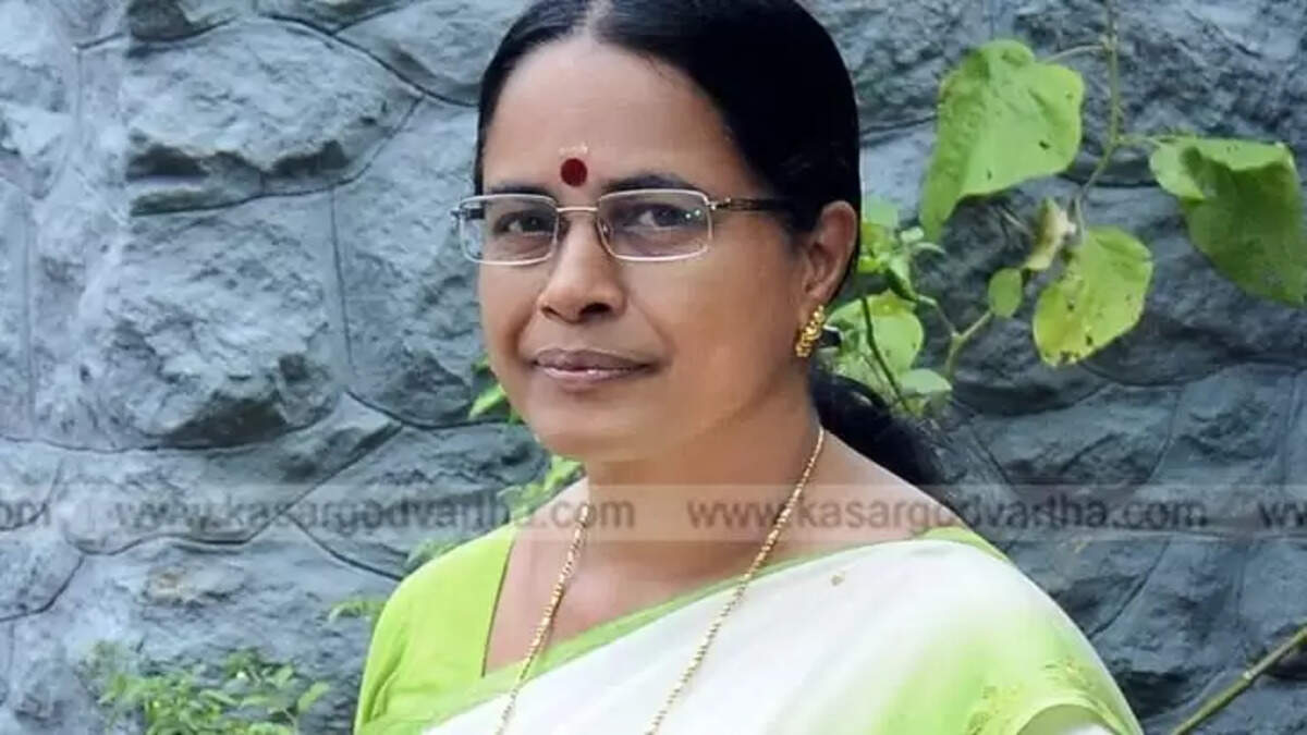Former CPM MLA Aisha Potty Joins Congress