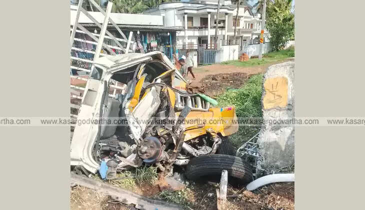 Poultry truck accident scene in Poochakad, Kerala
