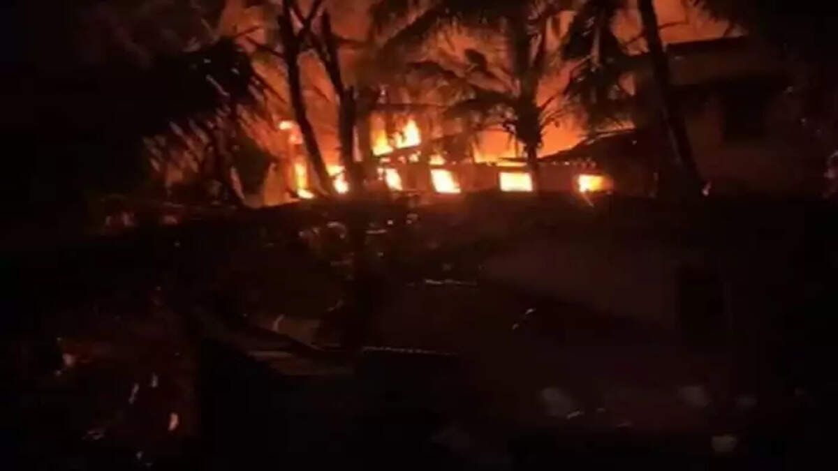 Thiruvananthapuram: Massive fire breakout at Kochuveli Industrial Area,&nbsp;Thiruvananthapuram, News, Kerala, Local News&nbsp;