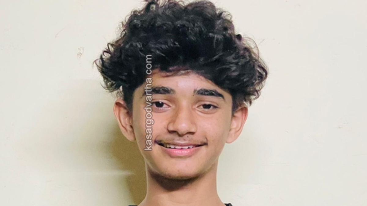 Ahmed Ali in Kerala Blasters jersey