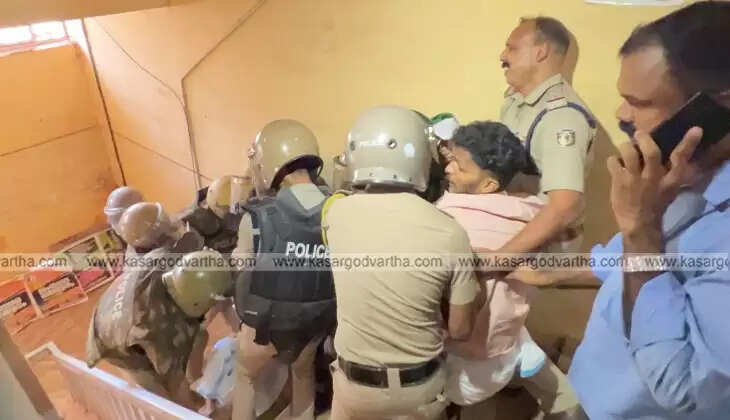 A group of MSF members protesting in front of a government office.