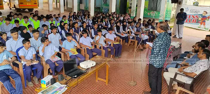 Author Ambikasuthan Mangad speaking at an event in Marakkappu Kadappuram school.