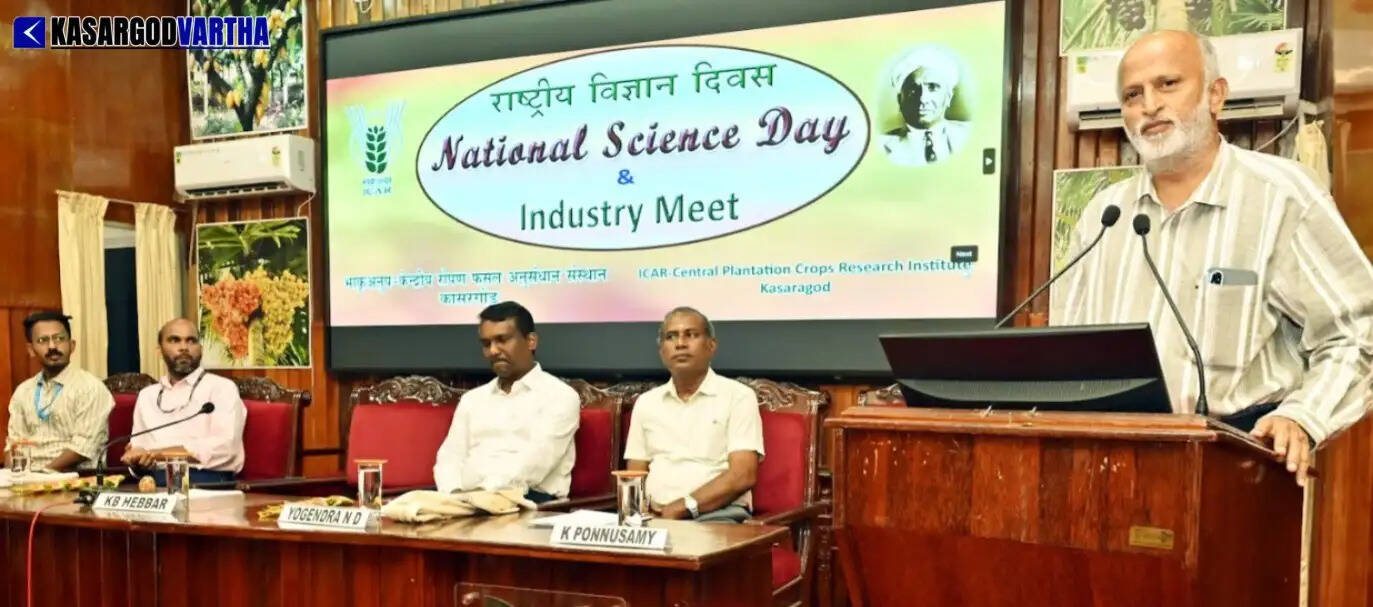 Director Dr. Balachandra Hebbar addressing the gathering at CPCRI Kasaragod.