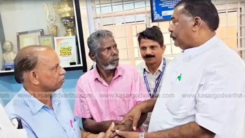 Dog Bite Dispute Settled with a Single Handshake Between Two Men at Balam Panchayath Office Vellarikundu