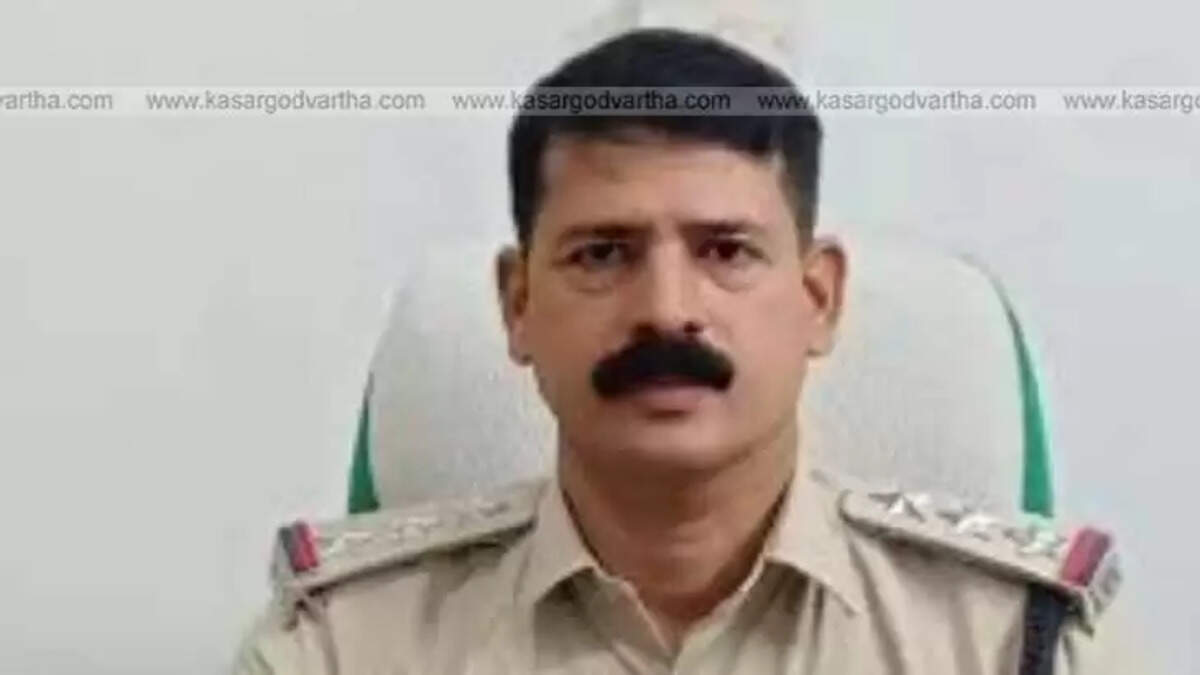  KP Vinod Kumar discussing drug addiction in Kumbala.