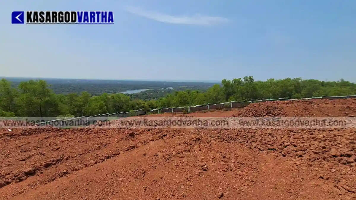 Residents allege illegal soil excavation at Guruvanamkunnu under guise of Kanhangad industrial park; water scarcity worsens