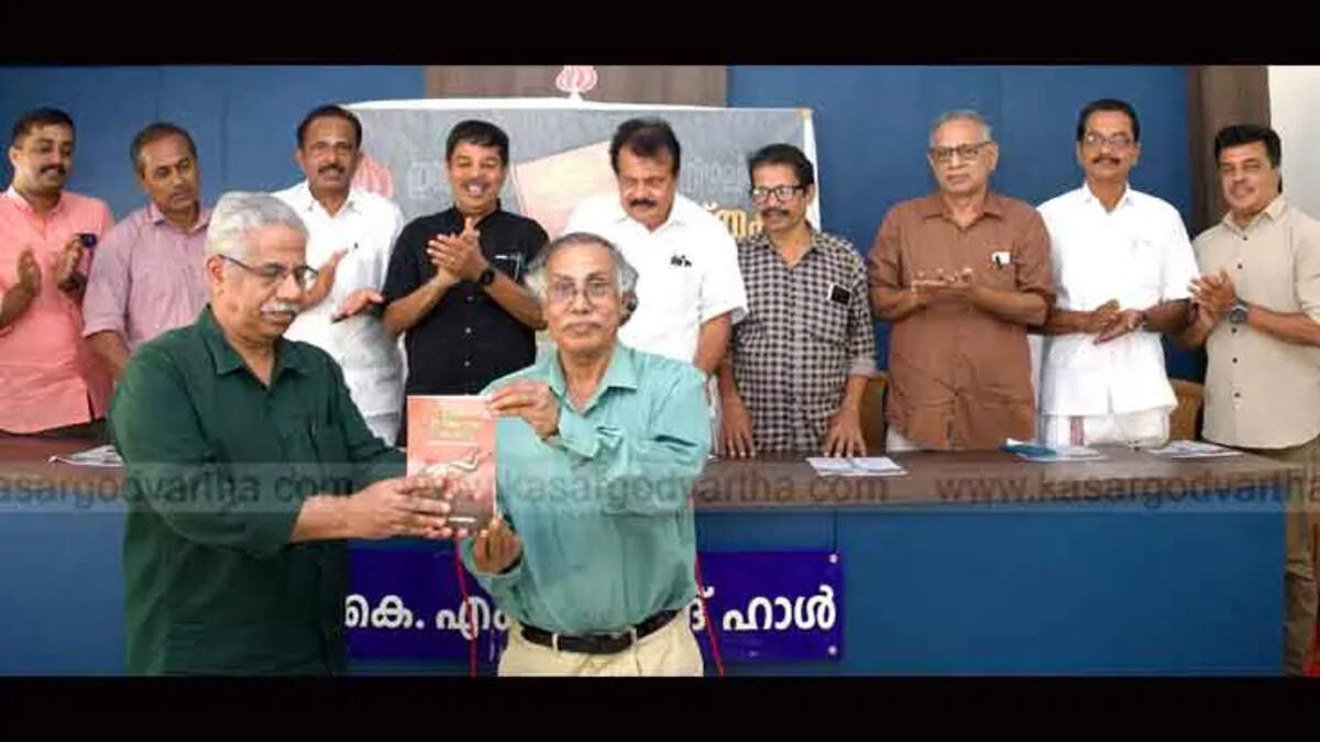  Book launch event, P K Parakkadavu, Raviendran Ravaneshwaran, Kerala Literature Event