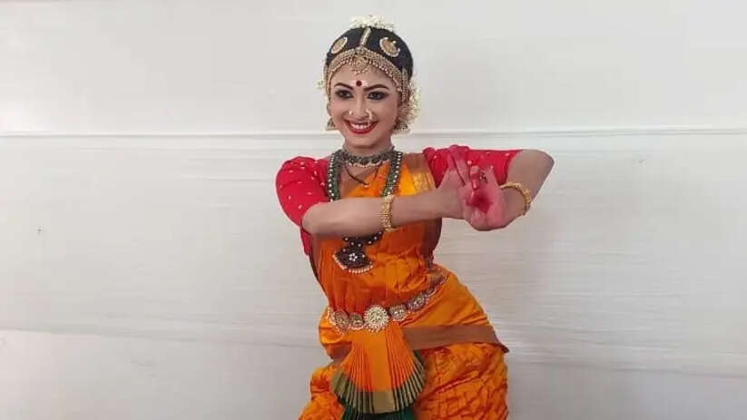 vaiga starts strong first in bharatanatyam eyes mohiniyatt